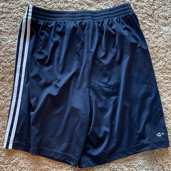 Adidas ClimaLite Shorts - Large - Picture 2 of 5